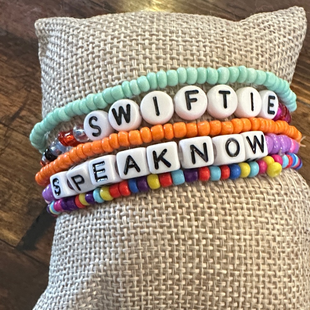 Colorful Kids Beaded Bracelet Set - swiftie